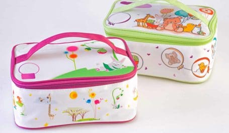 High-quality birth kit with 4-colour sublimation print and colour-coordinated carrying handle