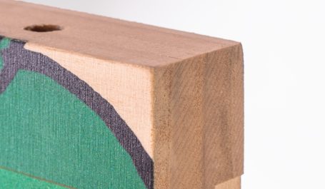 Hochaufgelöster Digitaldruck auf dickem Holz