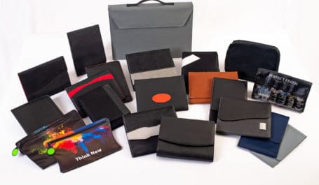 Conception et fabrication de pochettes porte-documents automobiles sur-mesure