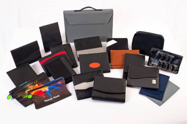 Conception et fabrication de pochettes porte-documents automobiles sur-mesure