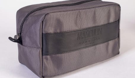 Compact, practical and stylish made-to-measure toilet bag for men
