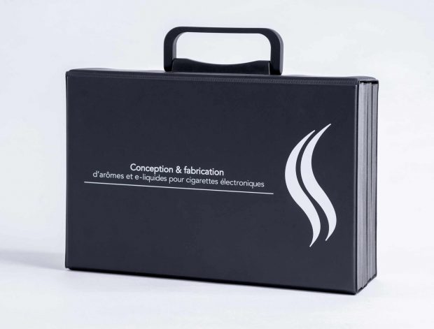 Compact and durable product display case